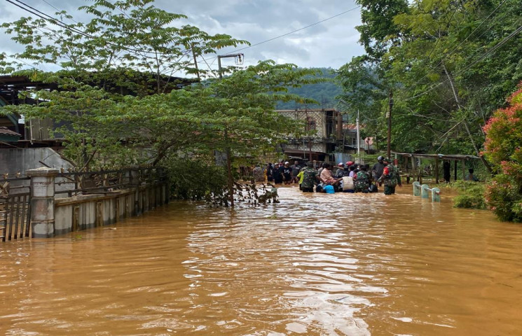Besok, Mensos Risma Tengok Korban Banjir dan Longsor Jayapura