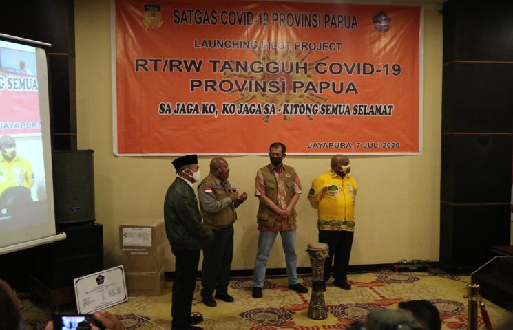 Luncurkan RT/RW Tangguh Covid-19 