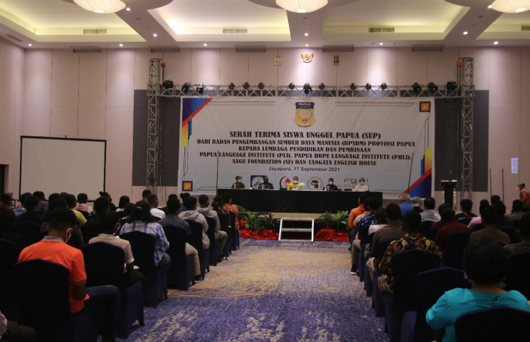 Pemprov Lepas 250 Pelajar OAP ke 4 Lembaga Pendidikan