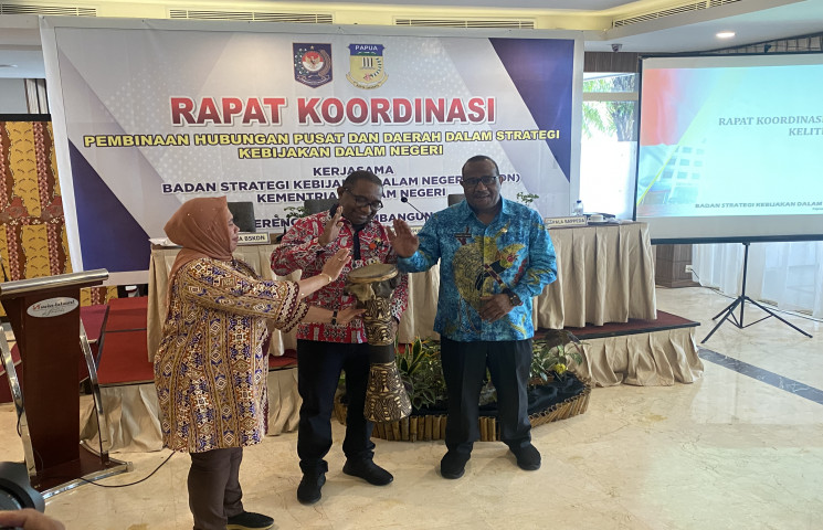Asisten Derek : Kegiatan Kelitbangan di Daerah Perlu Didudukkan Sebagai Pilar Utama Pembangunan