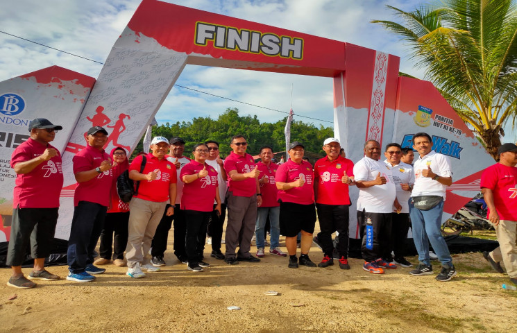 1.500 Peserta Ramaikan Fun Walk Hut Kemerdekaan RI