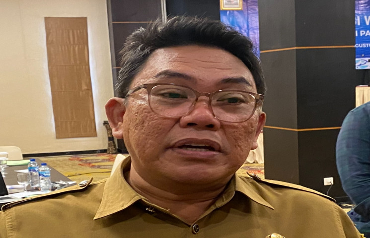 Gubernur Rumasukun Ajak Masyarakat Olahraga Bersama di Lukas Enembe Stadium