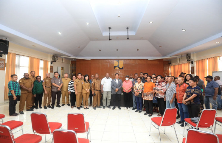 Bertemu Pengusaha OAP, Pj Gubernur Ridwan : Kerjakan Sesuai Standar dan Tidak Fiktif