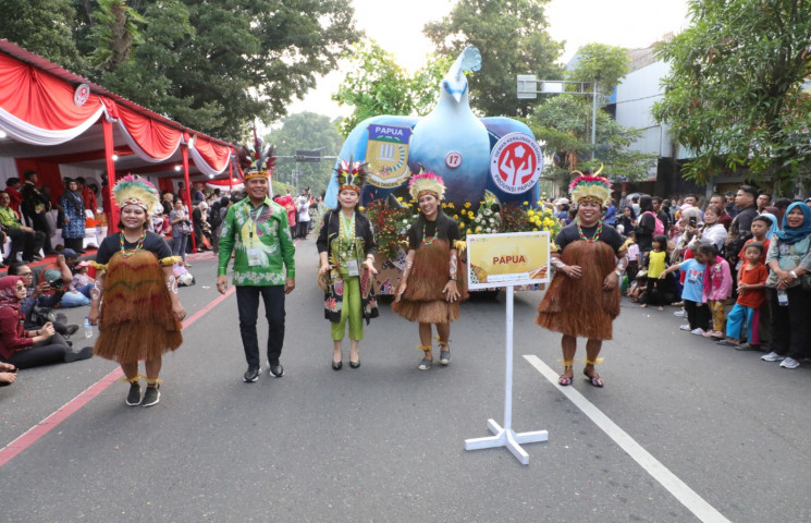 Provinsi Papua Hadir dan Mengikuti Rangkaian Puncak Peringatan HUT ke 44 DEKRANAS Tahun 2024