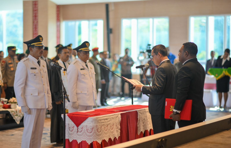 Gubernur Limbong lantik Pj Bupati Sarmi dan Jayapura