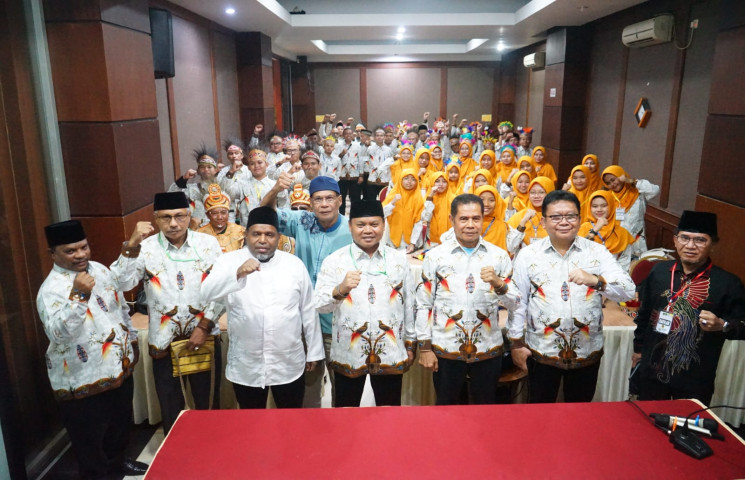 Mewakili Pj. Gubernur Papua, Sekda Rumasukun Hadir dan Sapa Kafilah Papua pada MTQN XXX di Samarinda