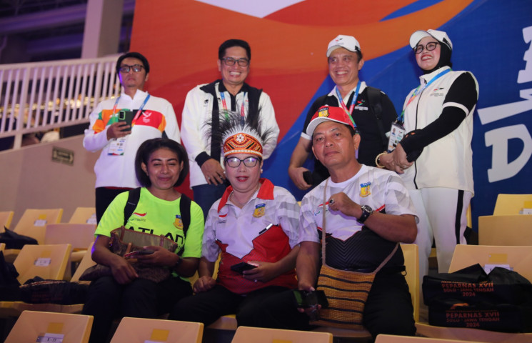 Pj. Gubernur Papua Hadiri Penutupan PEPARNAS XVII/2024 di Stadion Manahan Solo