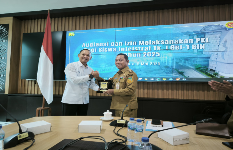 Pj Gubernur Papua Terima Audiensi PKL Siswa Intelstrat BIN Tahun 2025