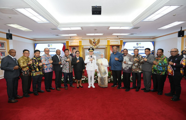 Pj Gubernur Papua Agus Fatoni Langsung Konsolidasikan SKPD