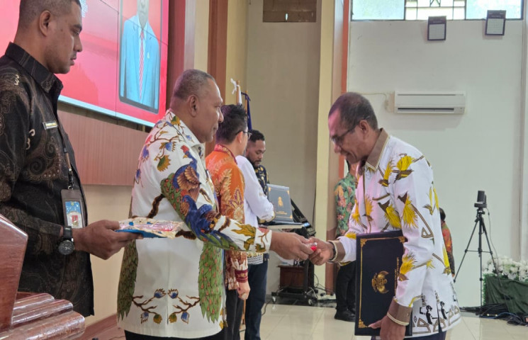 Wagub Papua: Lulusan PKN Tingkat II Wajib Dorong Perubahan Nyata Birokrasi