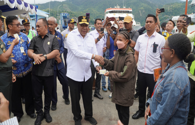 Pemprov Papua Lepas Peserta Mudik Gratis Nataru di Pelabuhan Jayapura