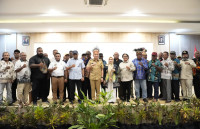 Bangun Kolaborasi dengan Tokoh Adat, Pj Gubernur Papua Agus Fatoni Ajak Wujudkan PSU Damai