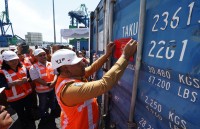 Wagub Papua Lepas Pengiriman 30 Ton Kopra Sarmi, Dorong Penguatan Ekonomi Berbasis Potensi Lokal